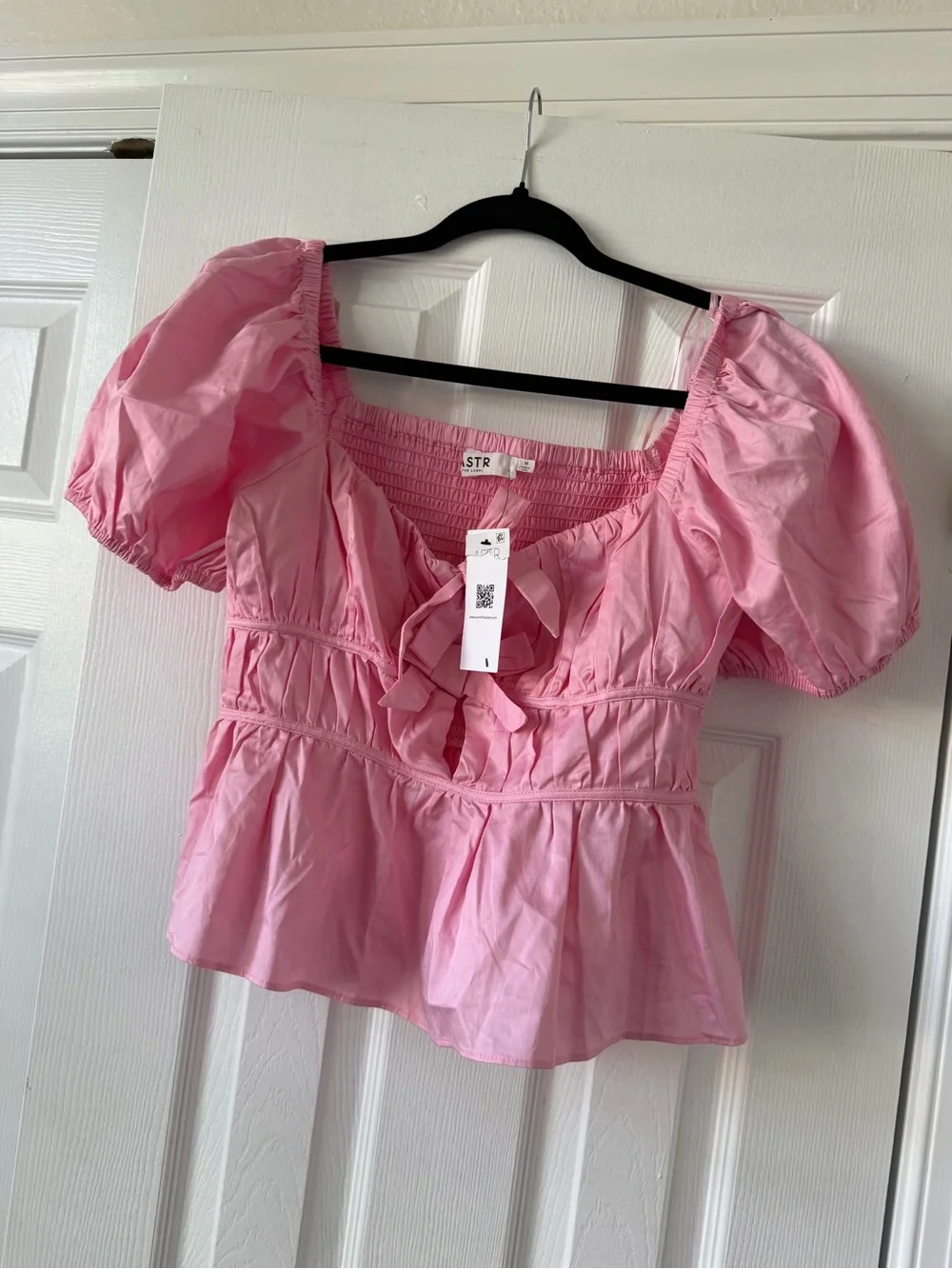 NWT Astr The Label Pink Smocked Peplum Tie-Front Peplum Blouse Size Medium